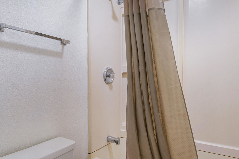 Motel6 Knoxville, TN - North 45/45