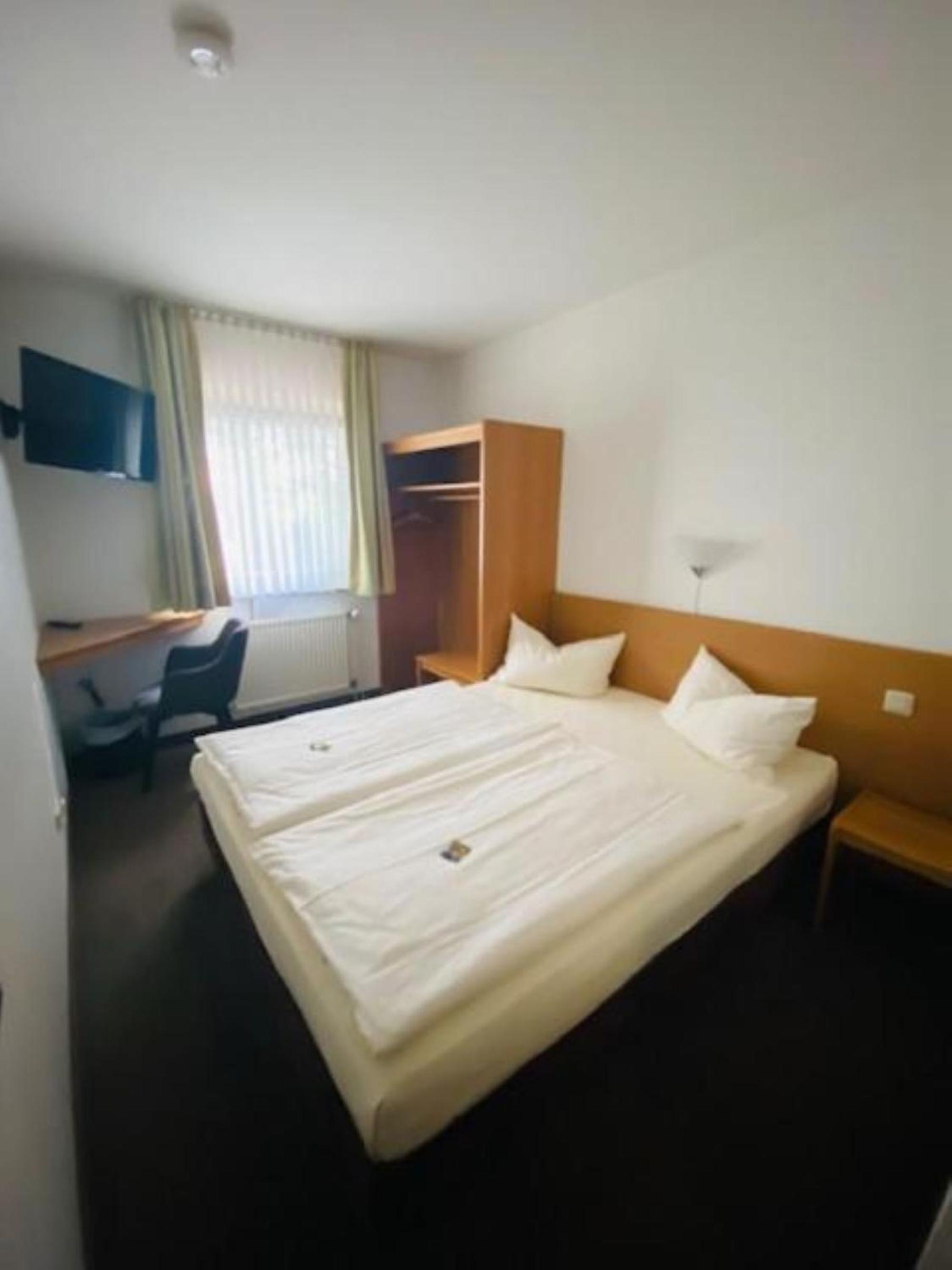 Room, Double Bed