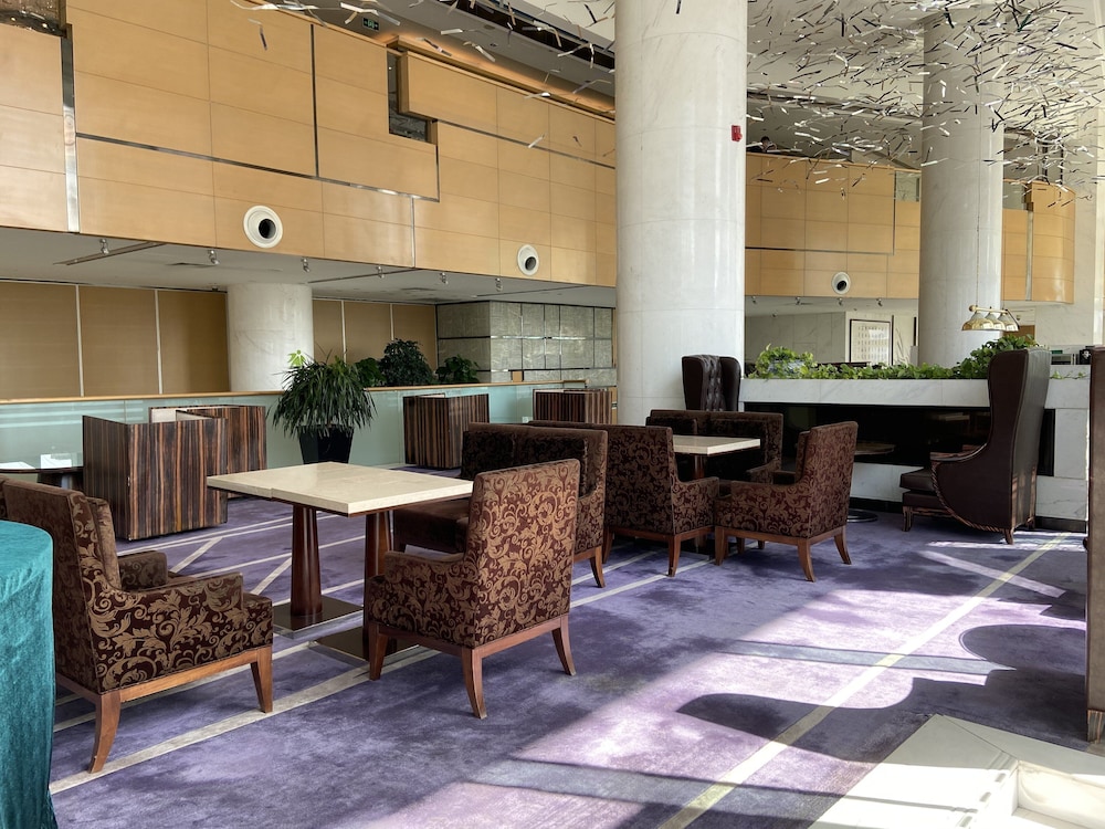 HOLIDAY INN SHIJIAZHUANG CENTRAL 60/77