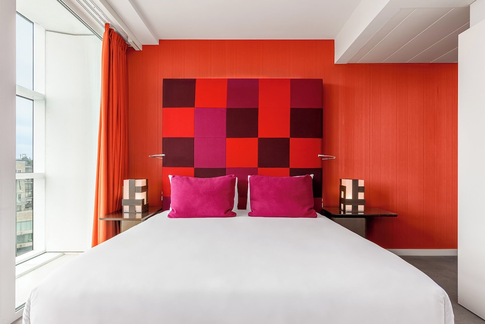 EXECUTIVE, DOUBLE BED