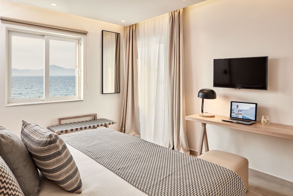 2 BEDROOMS, SUITE, SEA VIEW