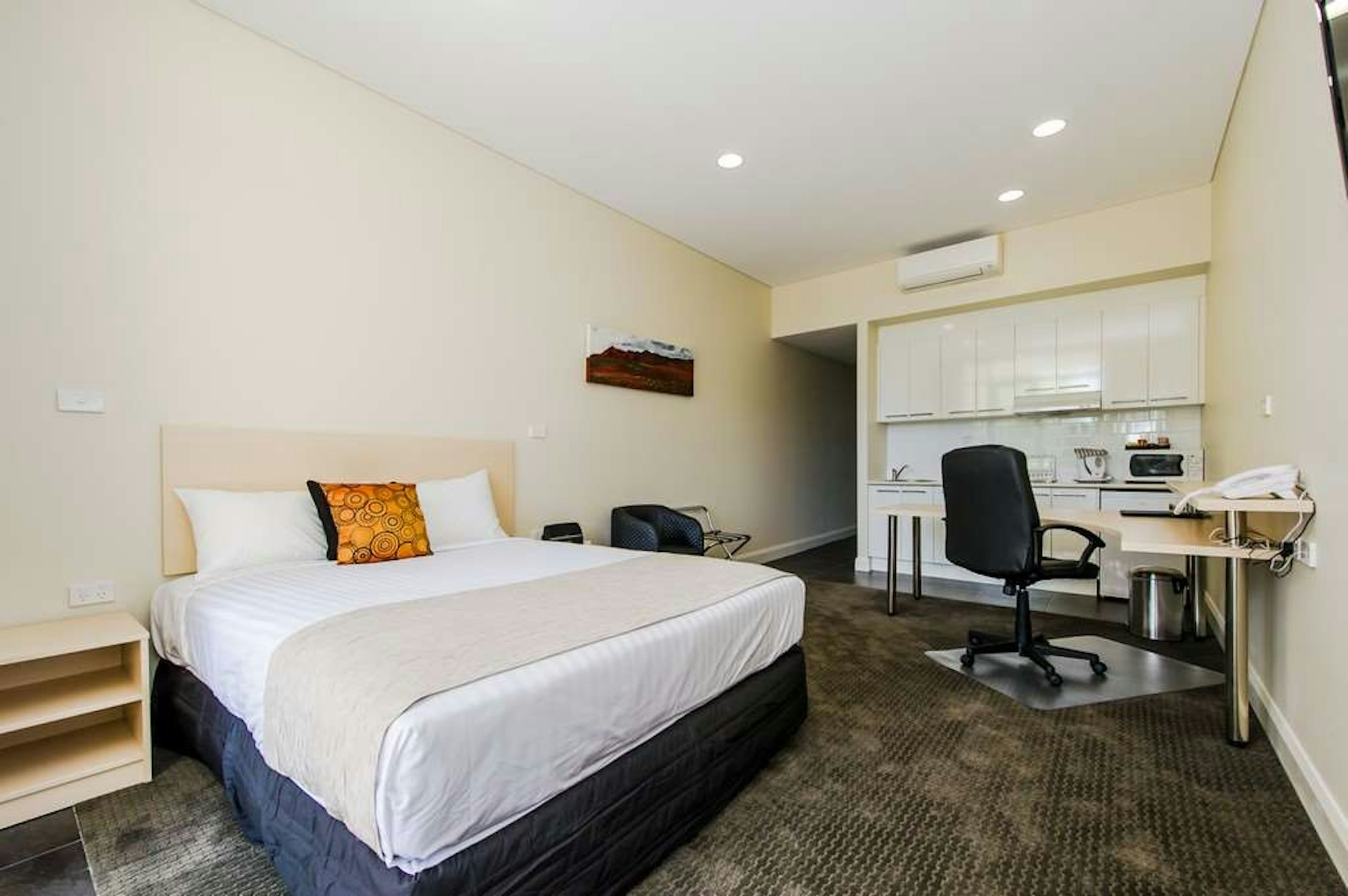 Belconnen Hotel Motel Serviced Apartments 13/48