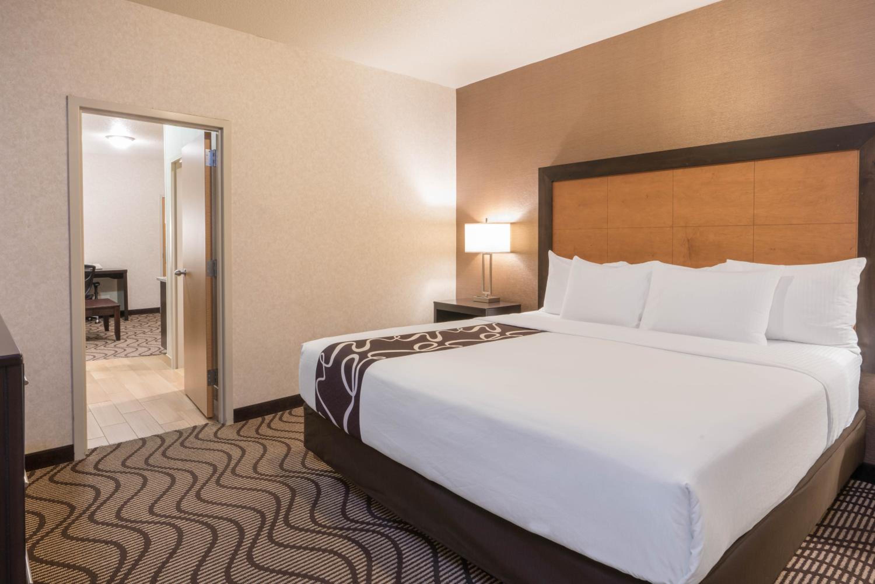 Executive, King Bed, Kitchenette