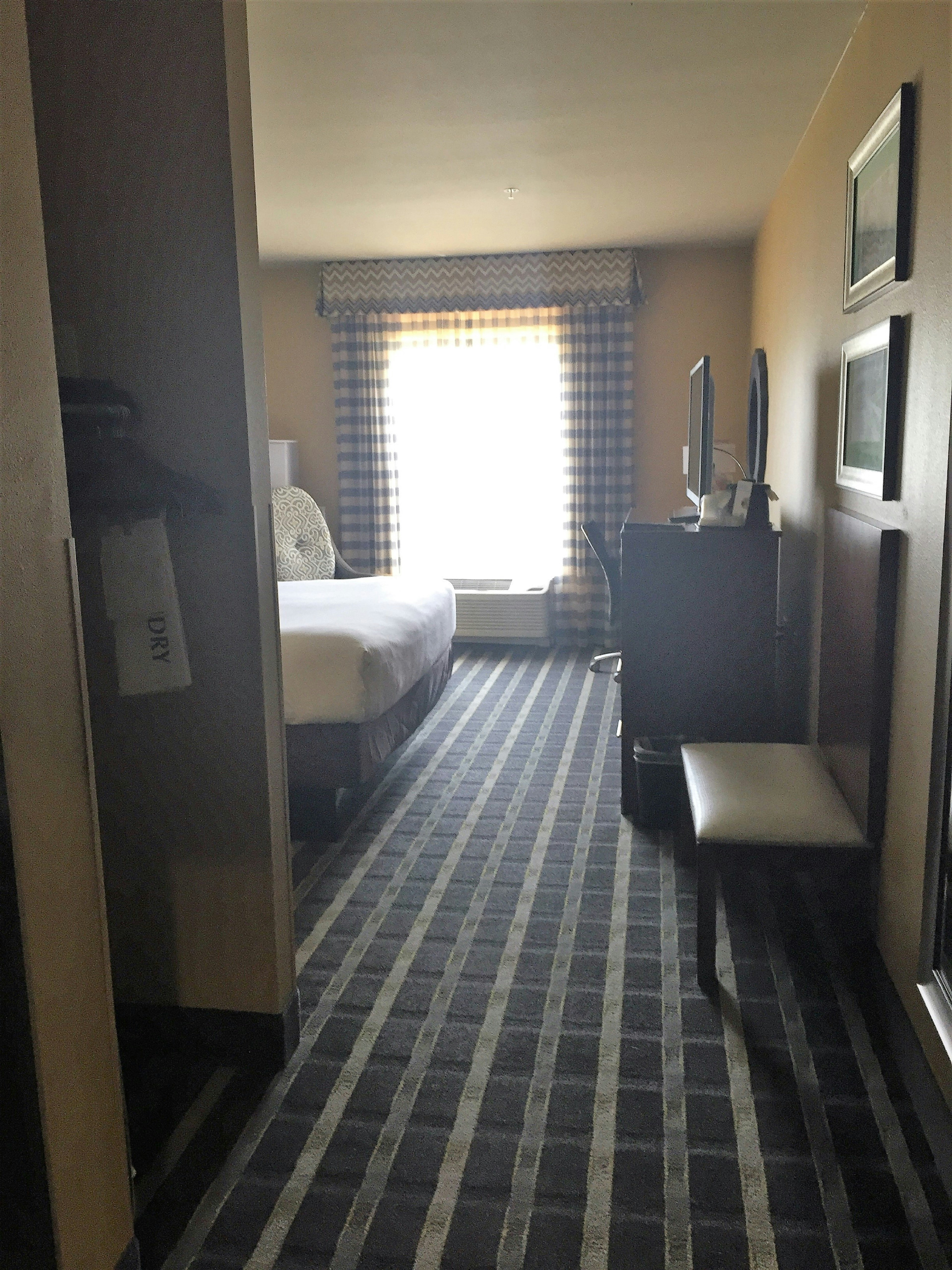 Holiday Inn Express Hotel and Suites Perry-National Fairground Area 35/68