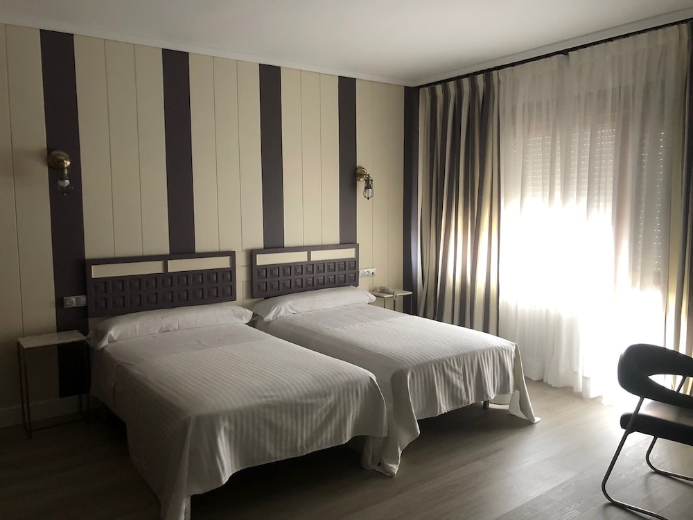 Marques de Santillana Hotel 24/60