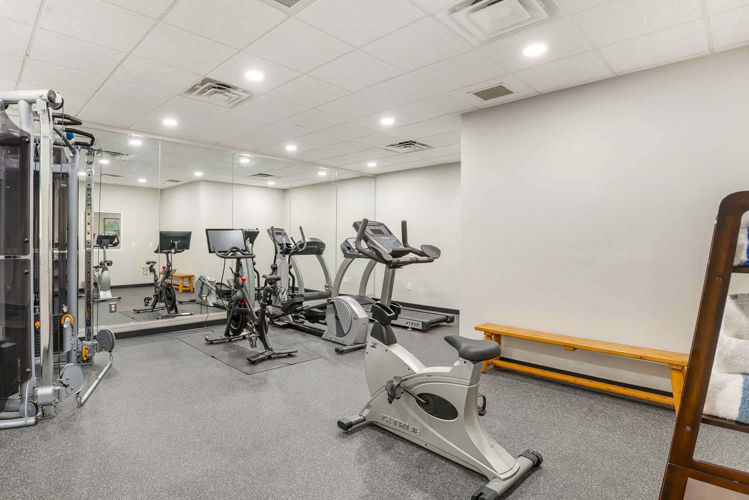 Best Western Plus Crossroads Inn & Suites 7/13