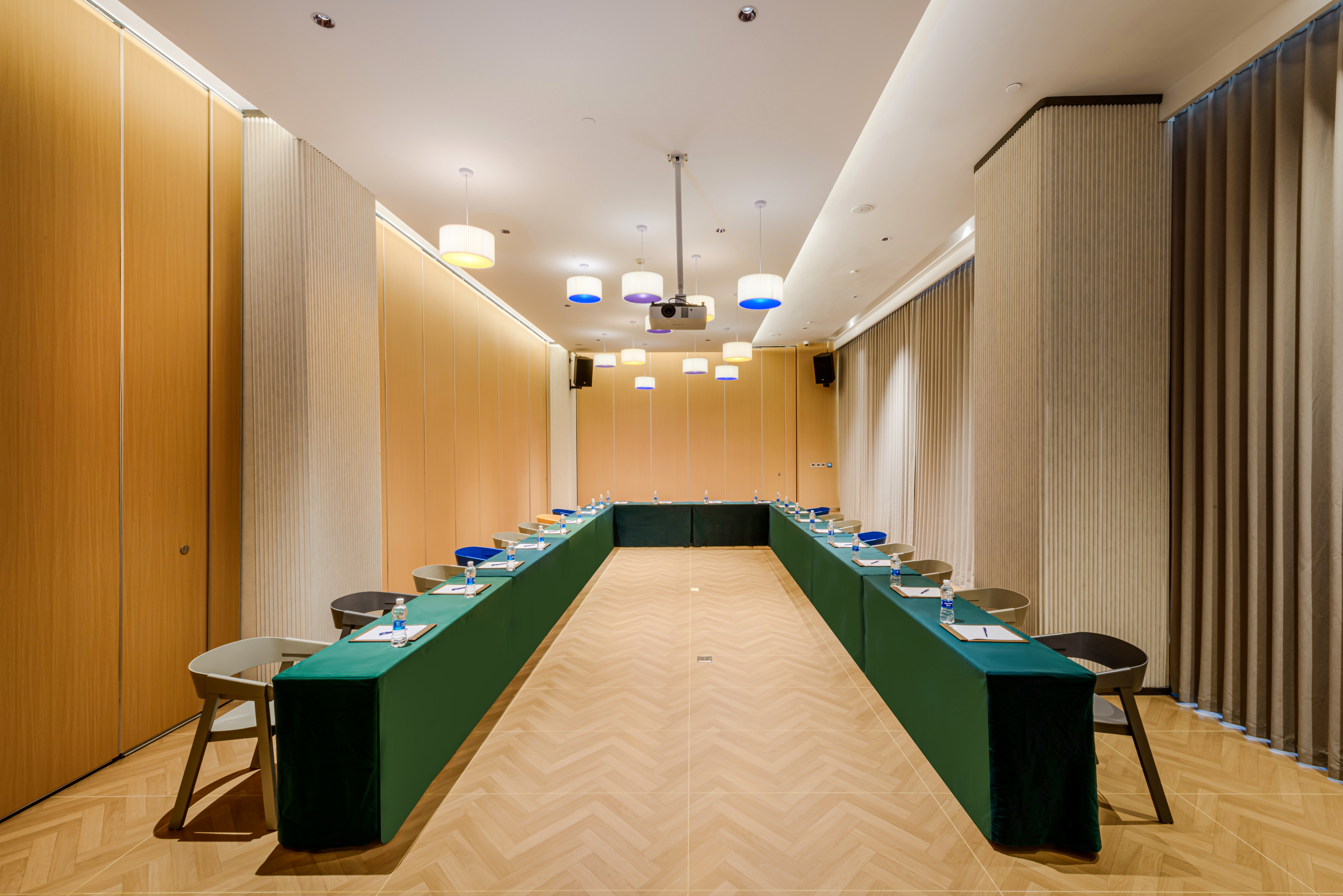 HOLIDAY INN EXPRESS HAIKOU WEST COAST 18/50