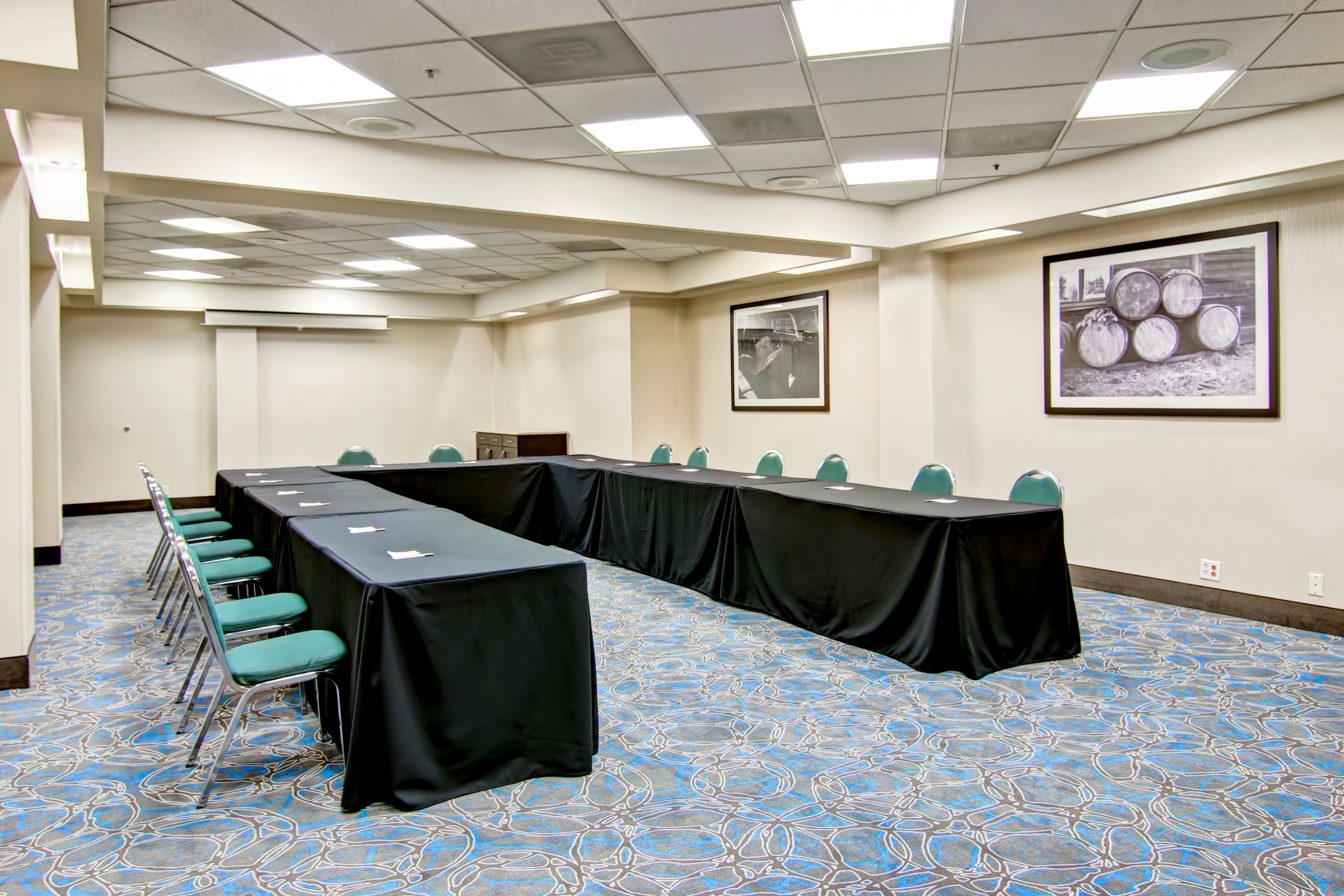 Hampton Inn & Suites by Hilton Calgary-Airport 18/22