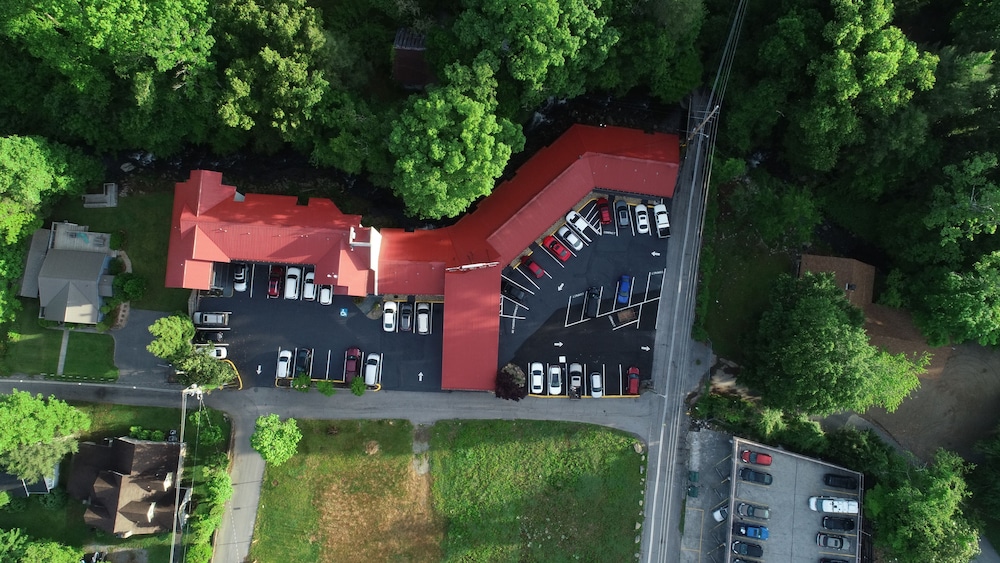 Bear Creek Inn Gatlinburg 6/41
