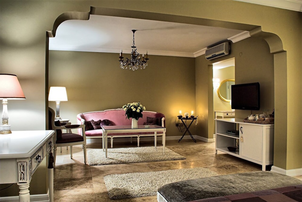 Carina Hotel 57/72
