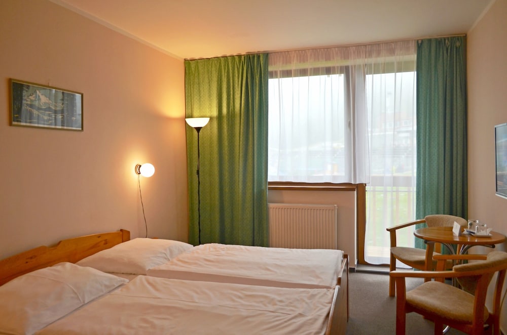 HOTEL FIS 9/35