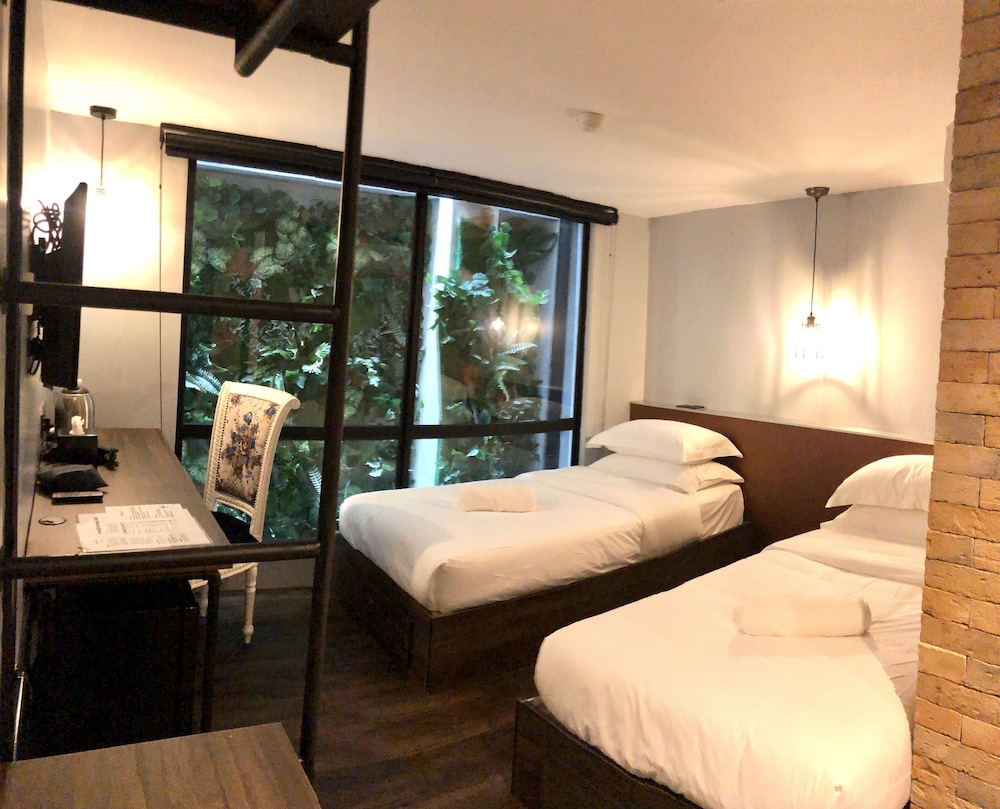 JonkeRED Heritage Hotel 12/42