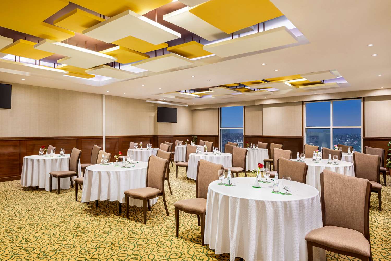 ويندام جاردن الدمام(Wyndham Garden Dammam Hotel) 56/58