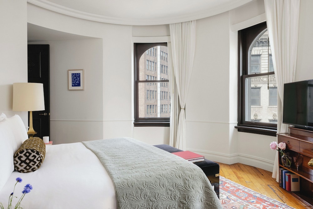 ROTUNDA, SUITE