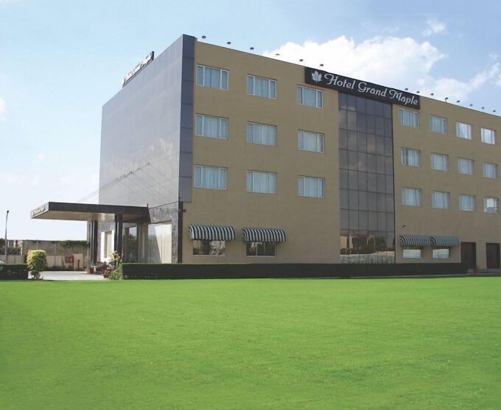 Hotel Grand Maple 39/42