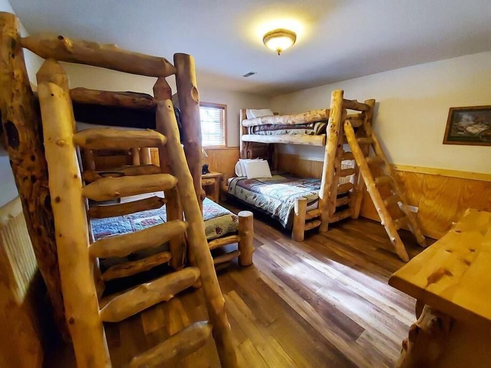 Grand Bear Resort at Starved Rock 34/57