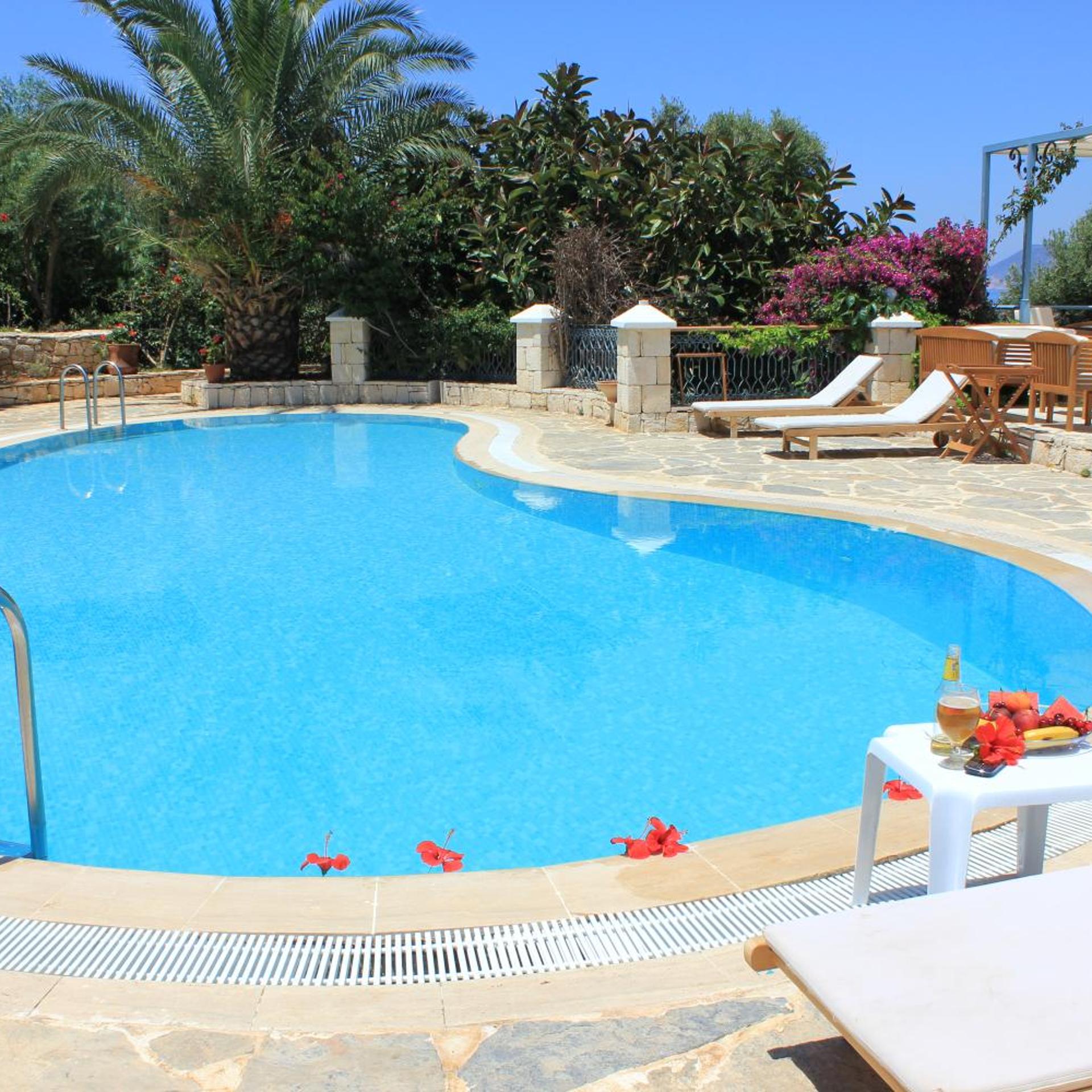 Korsan Ada Hotel 36/58