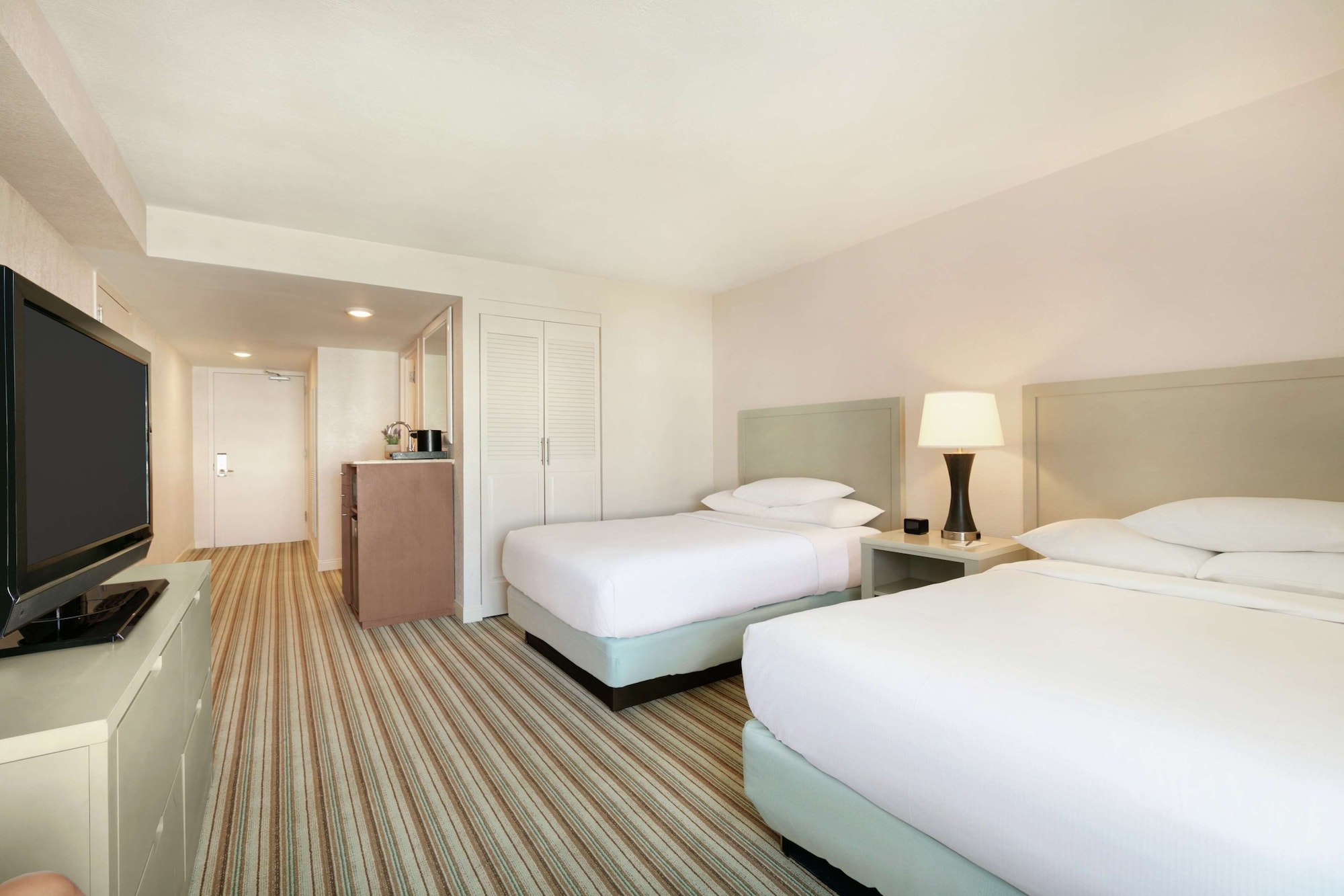 STUDIO, 2 DOUBLE BEDS
