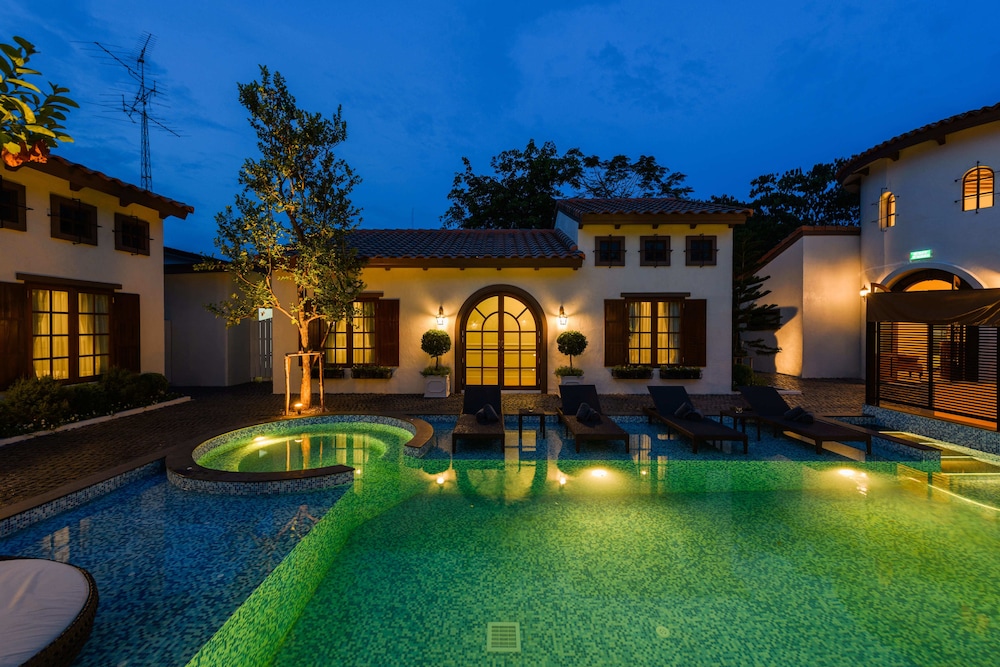 Villa Seville 31/50