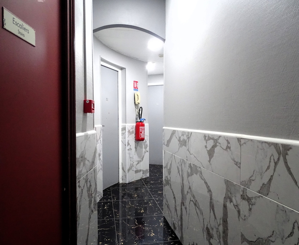 Hipotel Belgrand Edith Piaf 28/50
