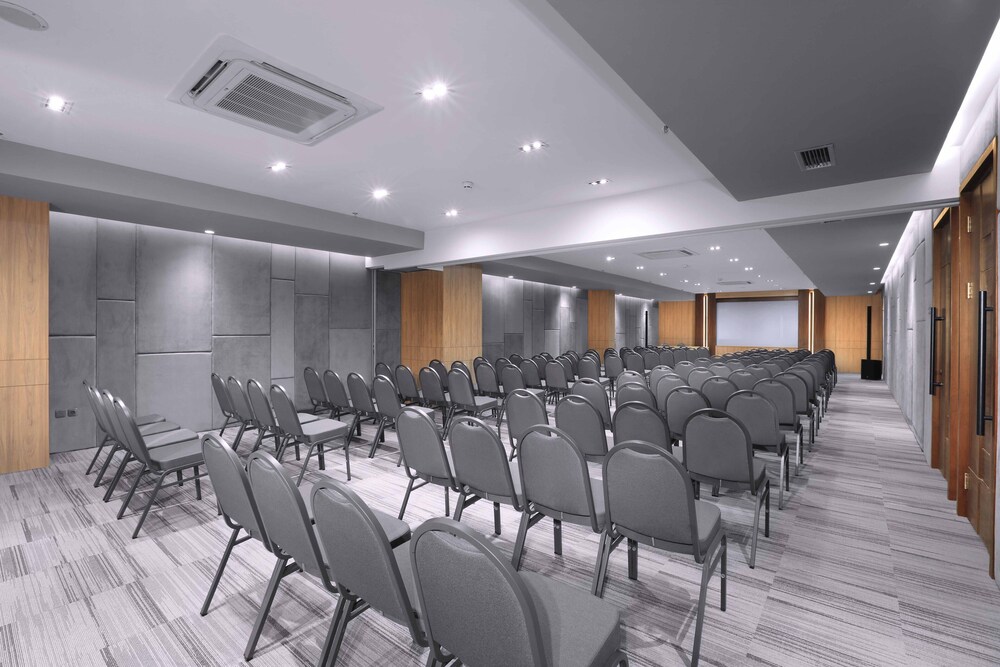 Hotel Neo Puri Indah 33/39