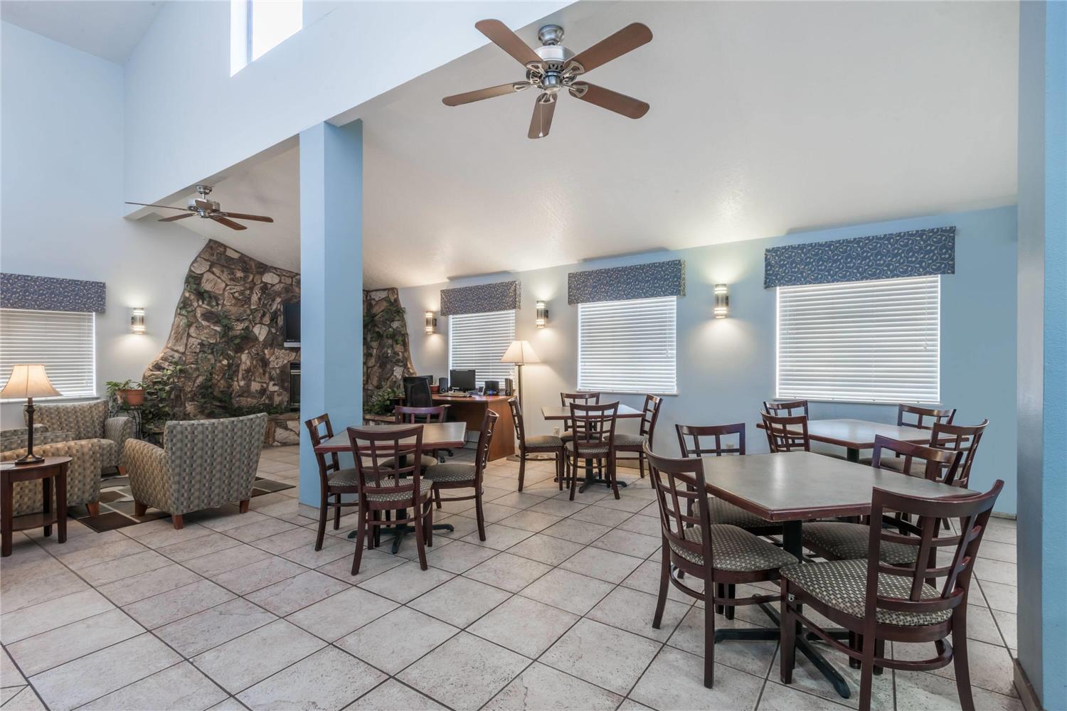 Days Inn by Wyndham Las Vegas NM 24/30