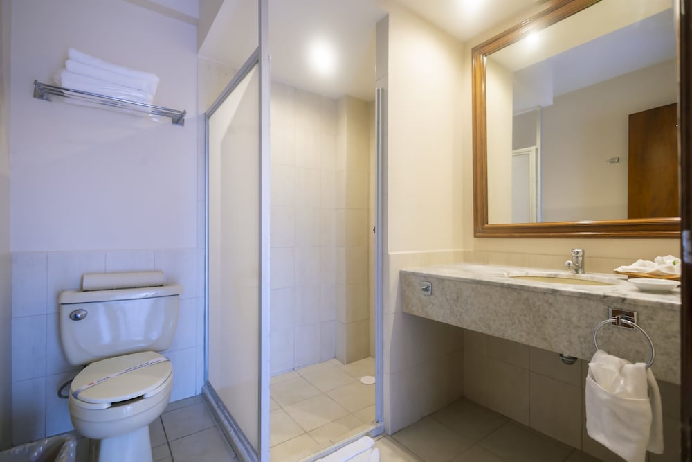 Hotel Plaza Uruapan 64/67