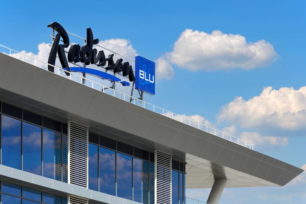 فندق راديسون بلو مركز الرياض للمؤتمرات والمعارض(Radisson Blu Hotel Riyadh Convention & Exhibition Center) 5/50