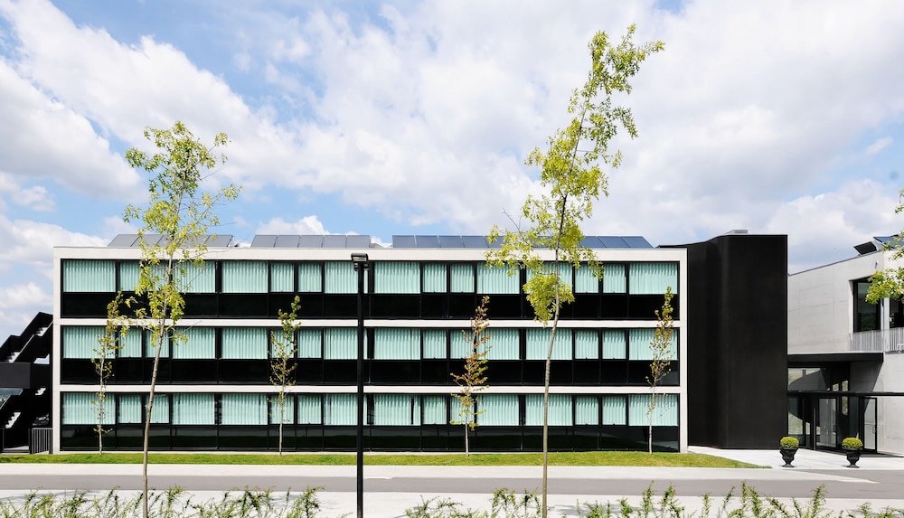 Open Village Sports Hotel Amp Spa Club 2/47
