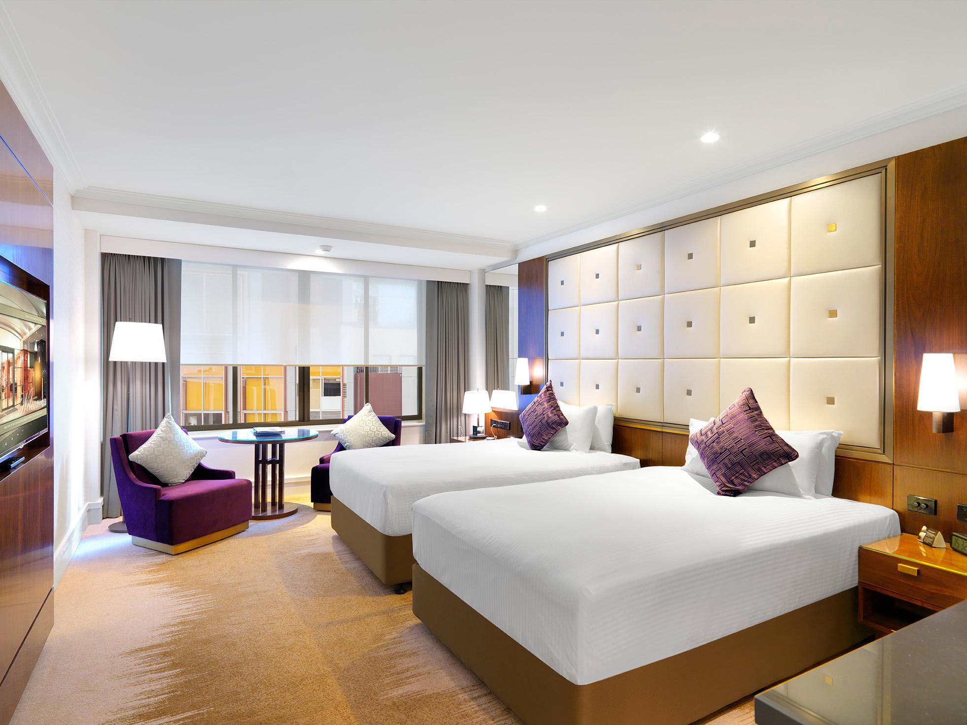 Club, Jamison, Twin Beds