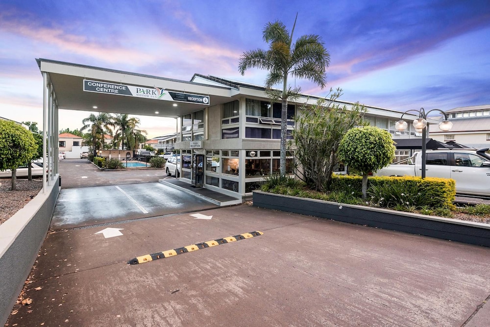 PARK MOTOR INN 50/54