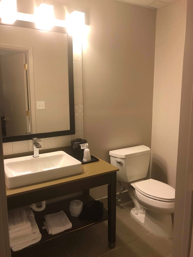 Country Inn Suites By Radisson Nashville Airport East Tn 6/28