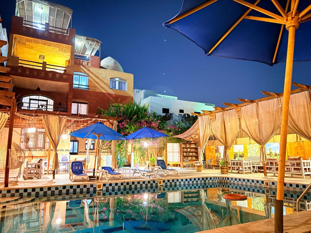 Nile Compound Hotel 22/50