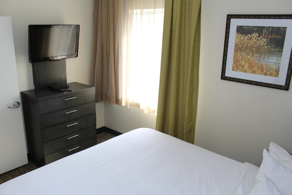 Candlewood Suites East Syracuse - Carrier Circle 8/39