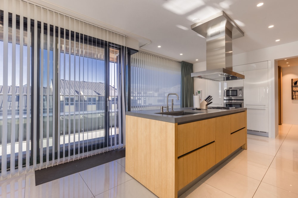 Black Pearl Luxury Apartments 10/67