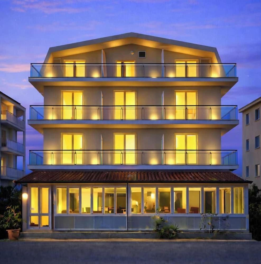 HOTEL BREZZA photo1