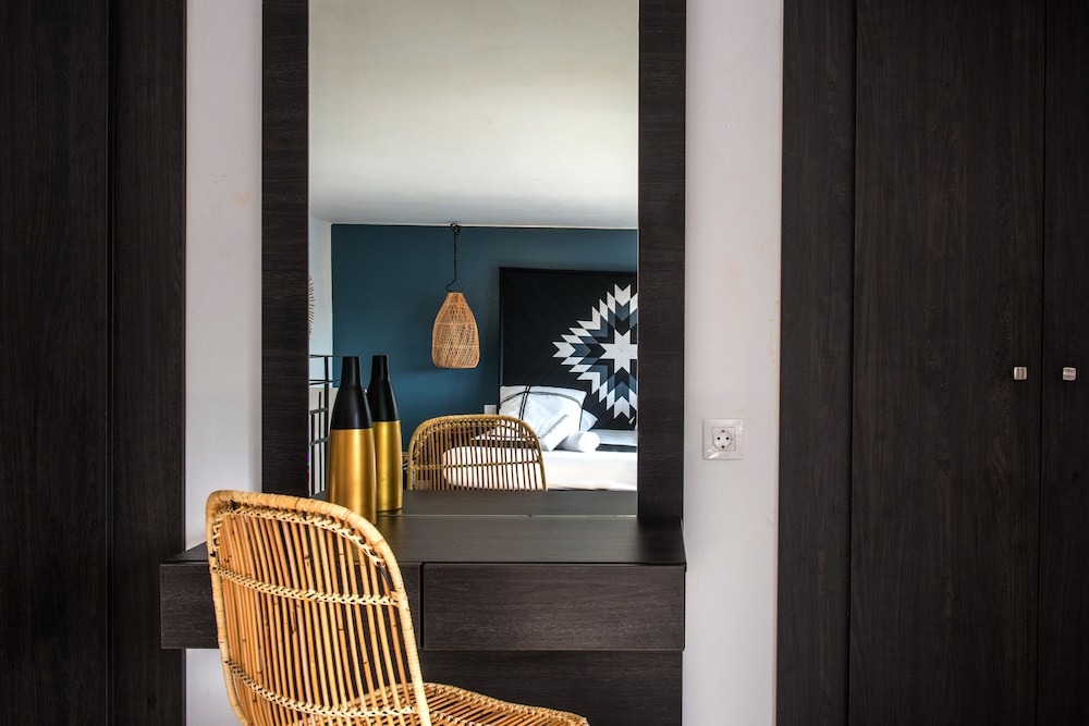 Indigo Suites Collection 22/50