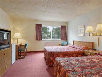 Sunset Inn & Suites - Lincoln Airport 11/15
