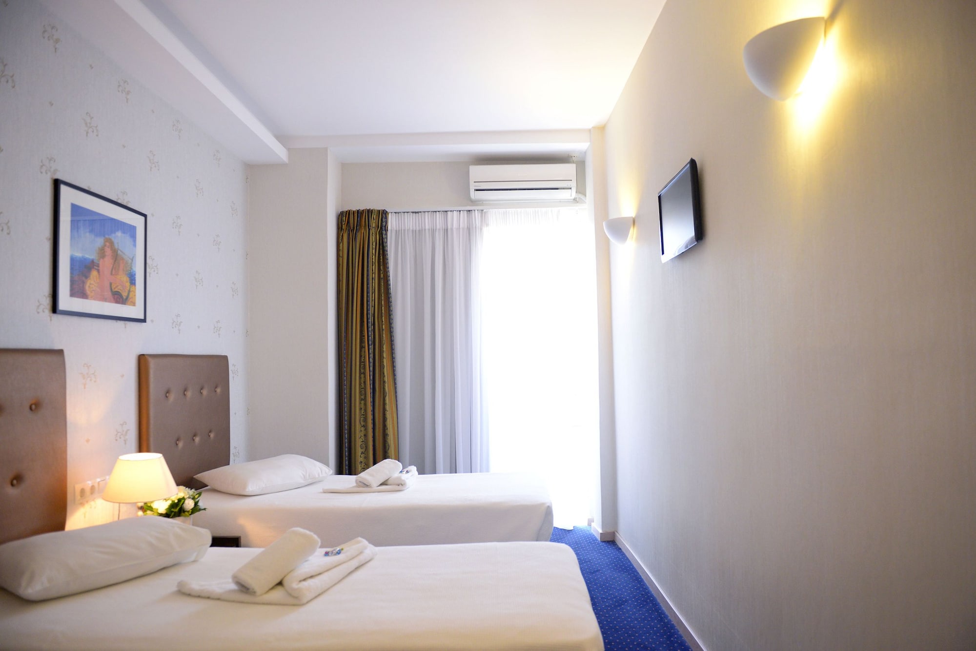 ROOM, DOUBLE OR TWIN BED, WITH EXTRA BED