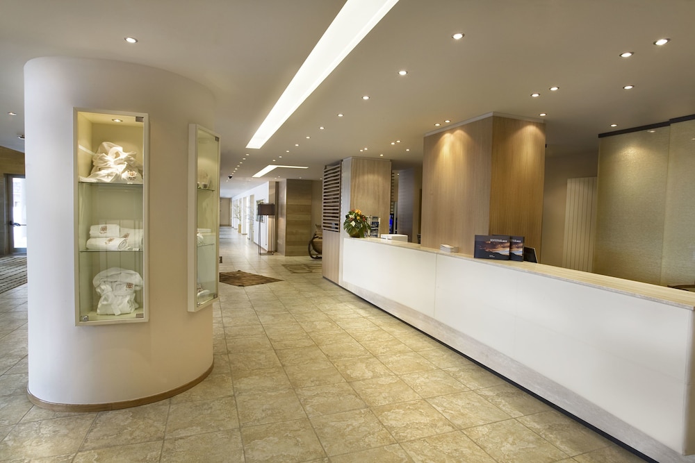 Grand Hotel Paradiso 3/30
