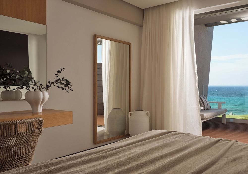 SUITE, SEA VIEW, JETTED TUB