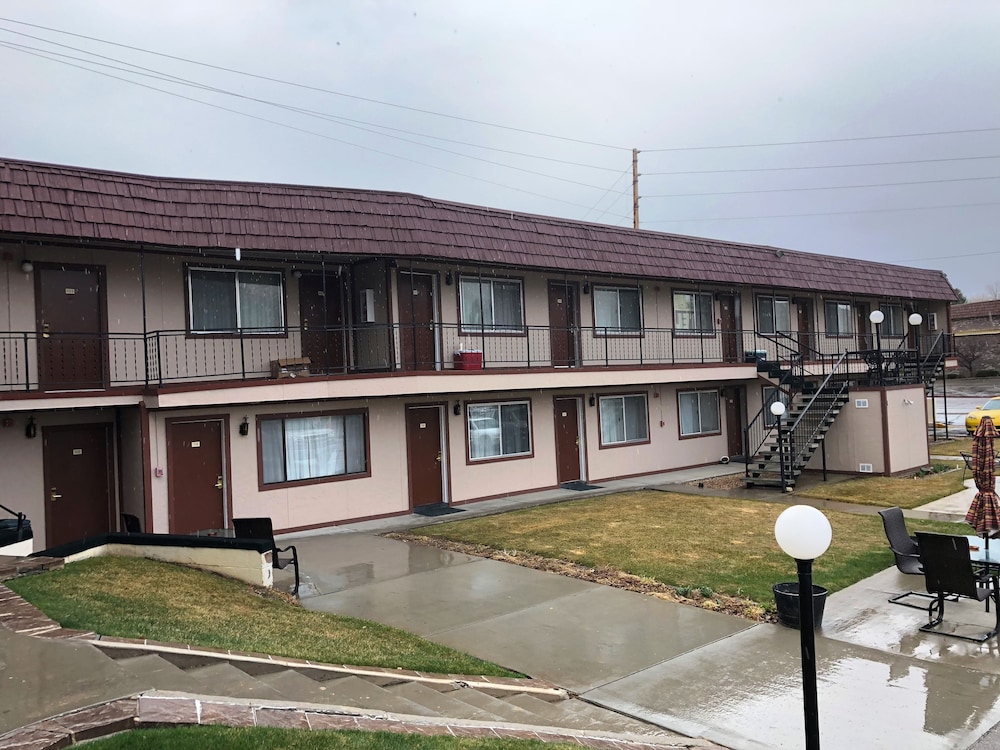 Bristlecone Motel 4/50