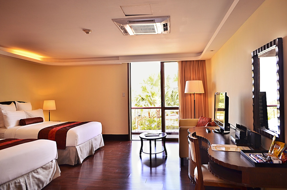Thunderbird Resorts - Rizal 47/70