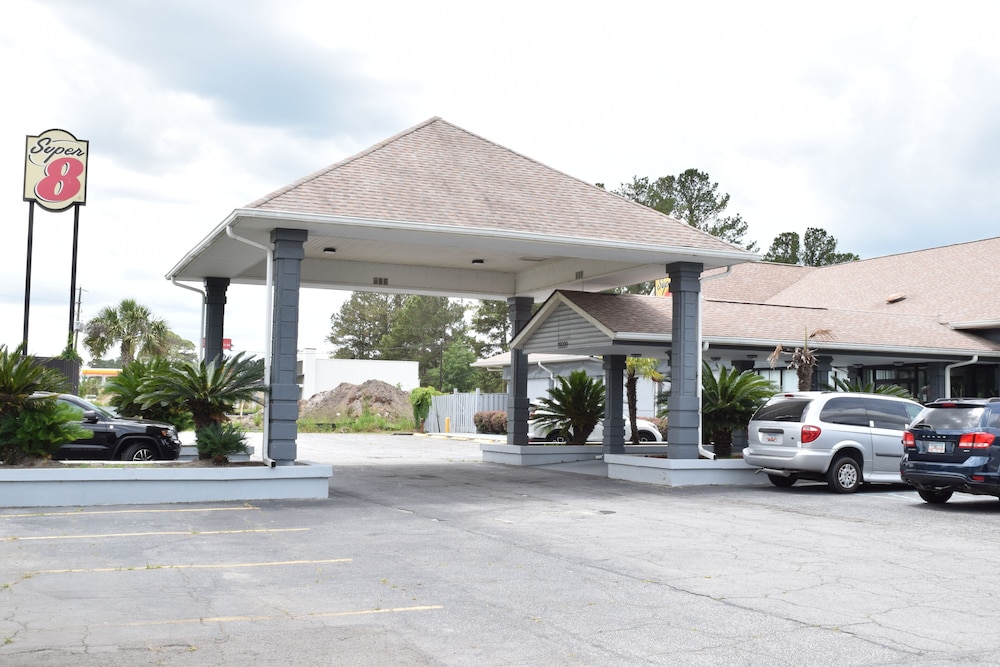 Super 8 by Wyndham Hardeeville/Savannah North 8/24
