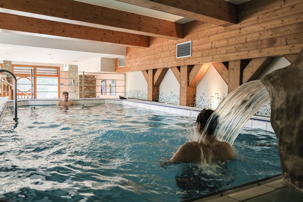 swimming pool spa