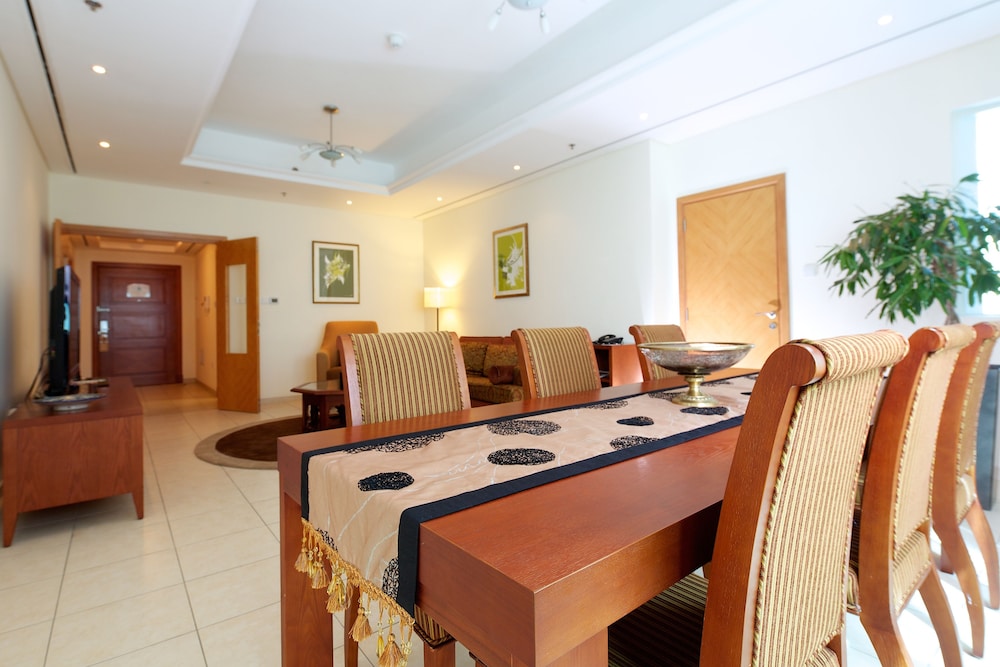 Tamani Marina Hotel and Hotel Apartments 14/73