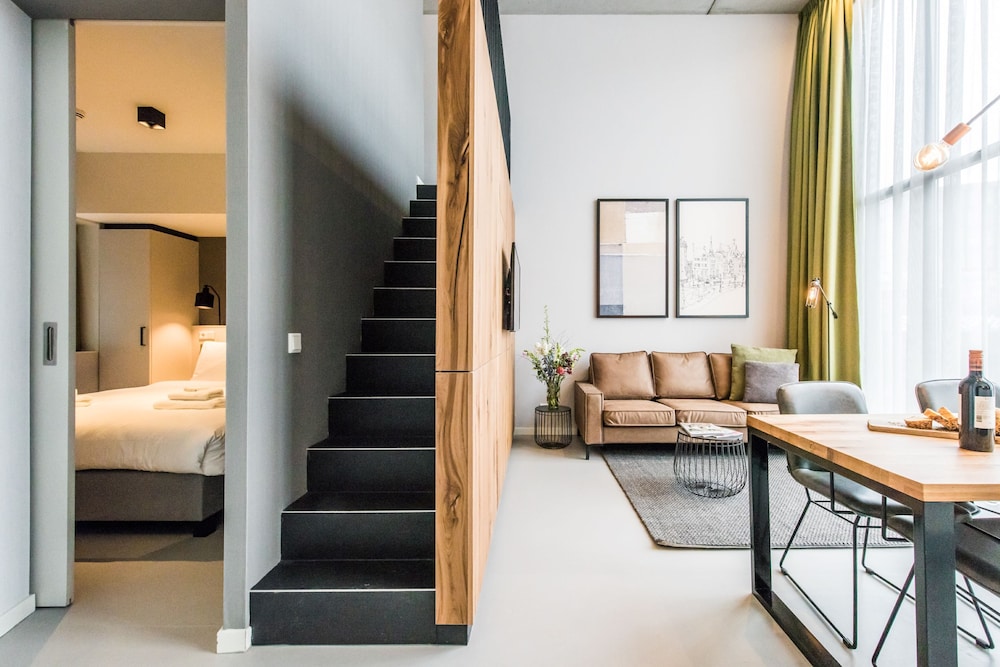 Short Stay Group Eastern Docklands Apartments 50/50