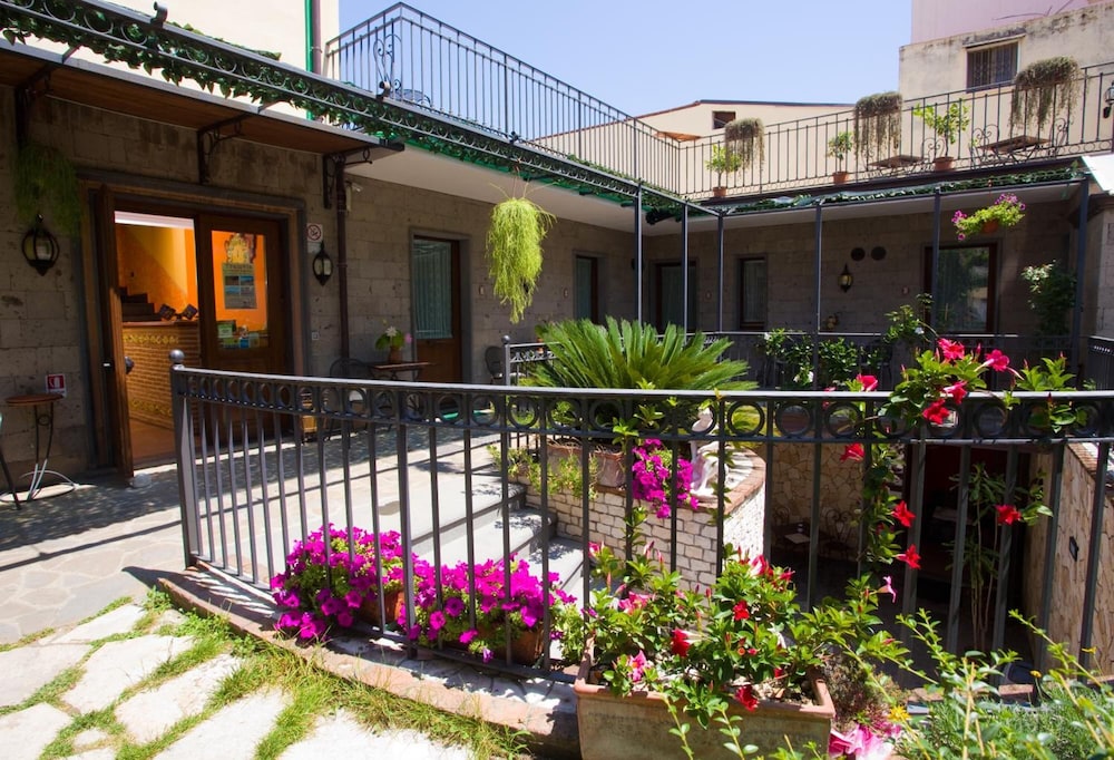 Albergo Pace 8/74