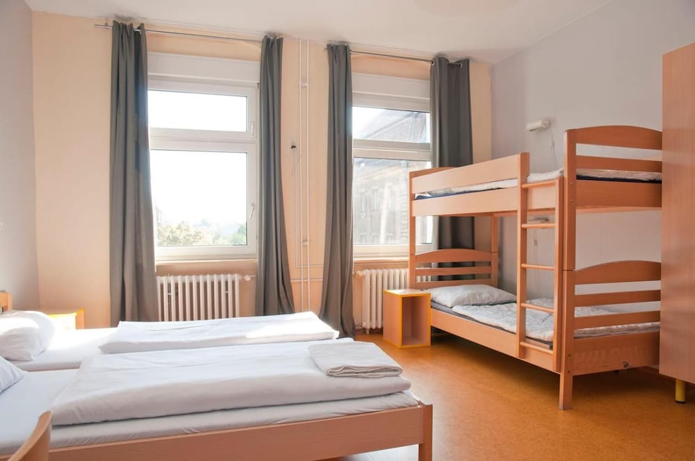 Happy Hotel Berlin 14/50