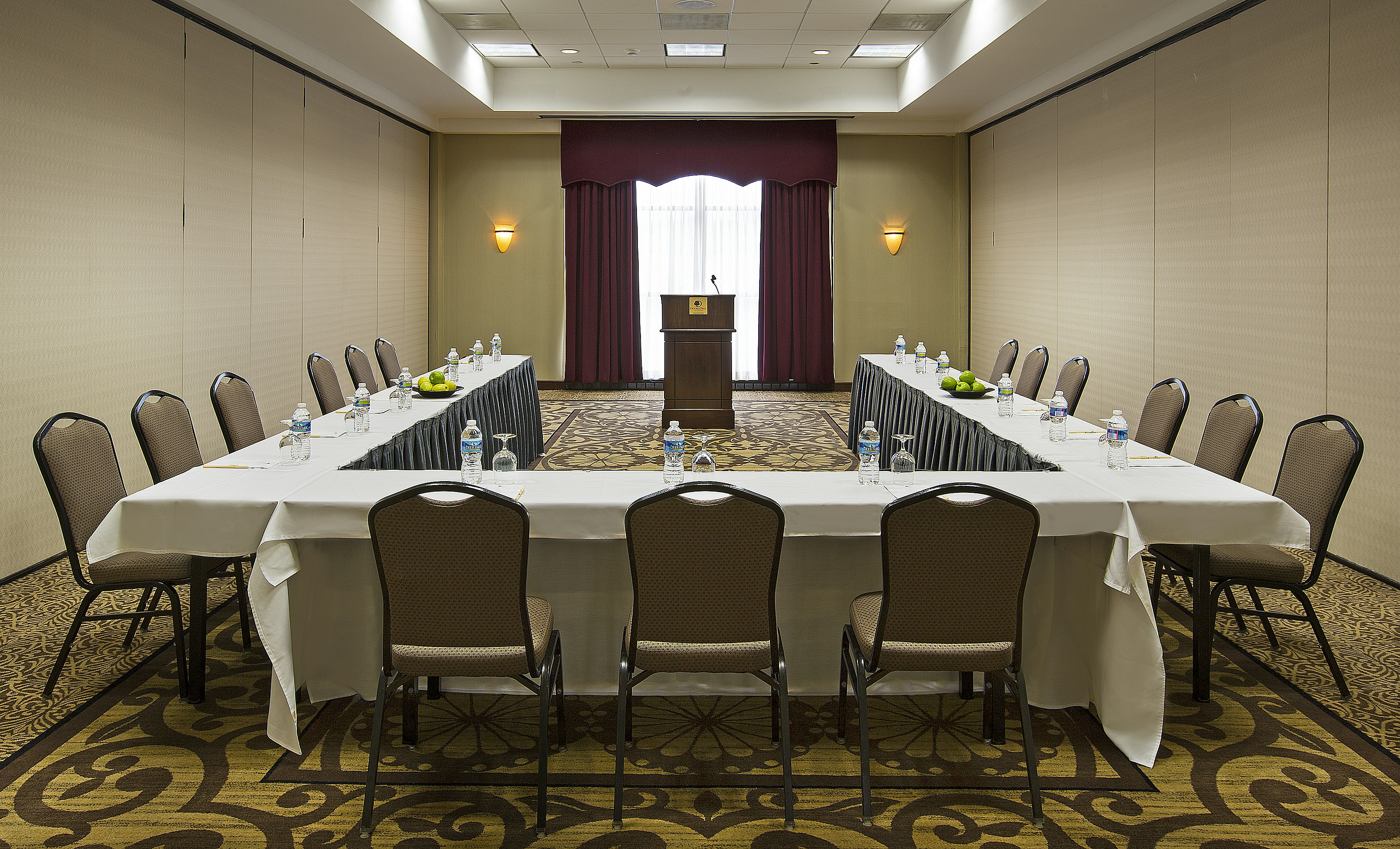 Doubletree By Hilton Charlotte Airport Hotel 29/36